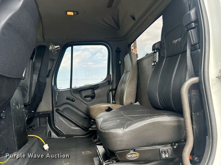 image for item EG1146 2012 Freightliner  Business Class M2 Crew Cab utility / service truck