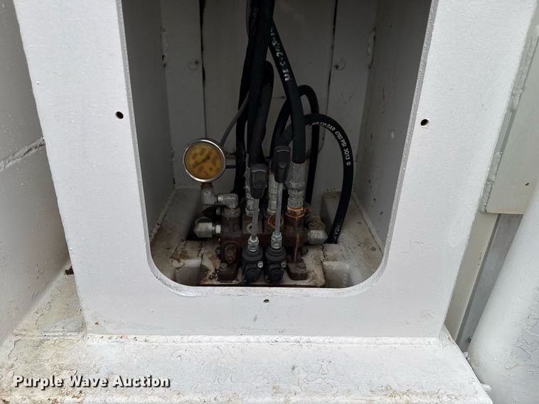 image for item EG2252 2013 Freightliner Business Class M2 Crew Cab utility / service truck