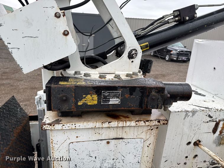 image for item EG2252 2013 Freightliner Business Class M2 Crew Cab utility / service truck