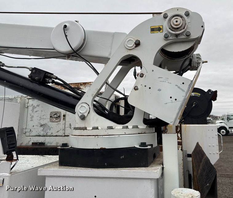 image for item EG2252 2013 Freightliner Business Class M2 Crew Cab utility / service truck