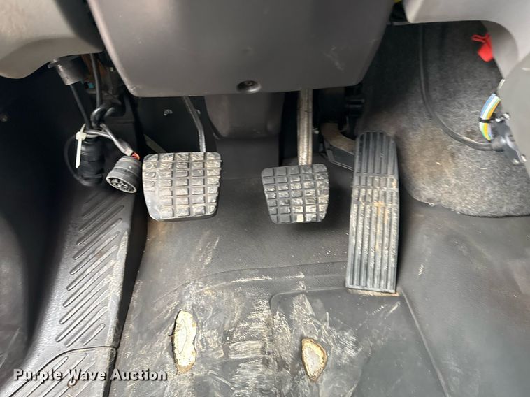 image for item EG2252 2013 Freightliner Business Class M2 Crew Cab utility / service truck