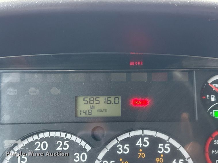 image for item EG2252 2013 Freightliner Business Class M2 Crew Cab utility / service truck