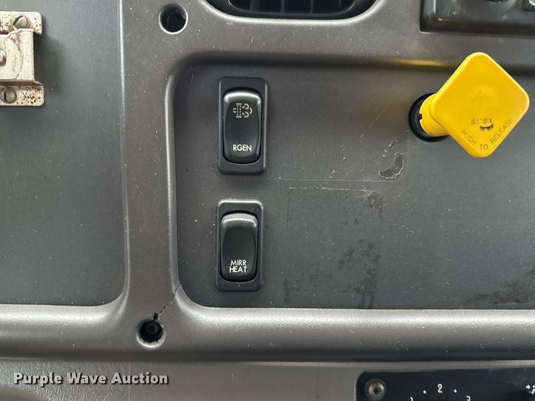 image for item EG2252 2013 Freightliner Business Class M2 Crew Cab utility / service truck