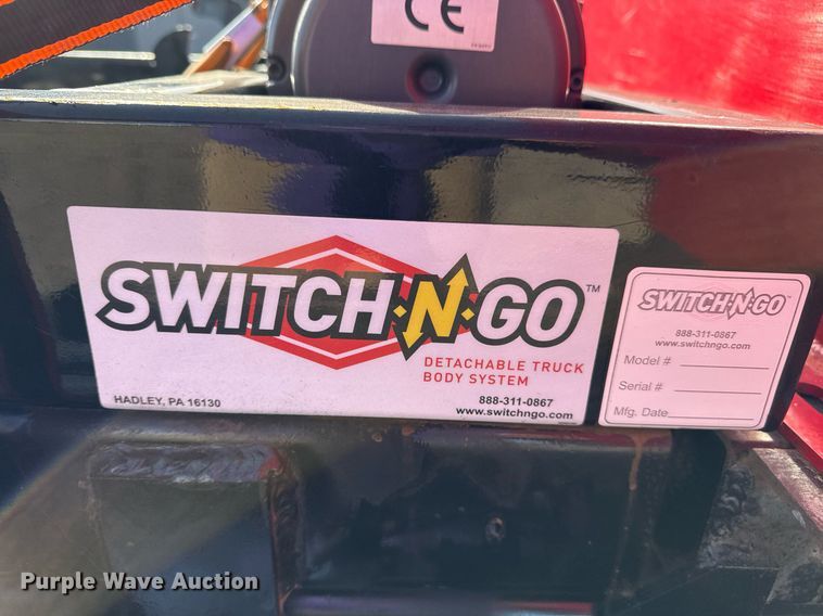 image for item EG2353 2016 Isuzu NPR roll-off container truck