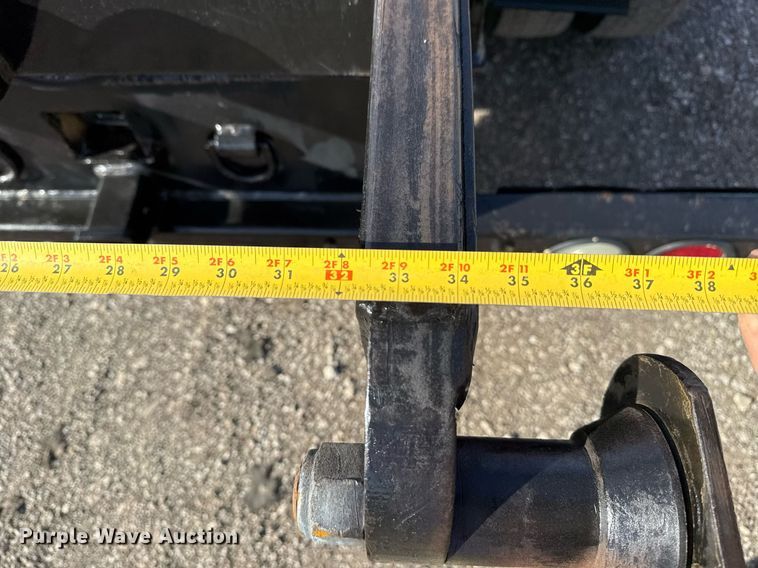 image for item EG2353 2016 Isuzu NPR roll-off container truck