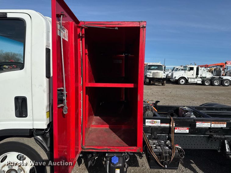 image for item EG2353 2016 Isuzu NPR roll-off container truck