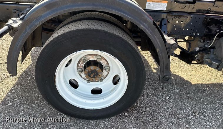 image for item EG2353 2016 Isuzu NPR roll-off container truck