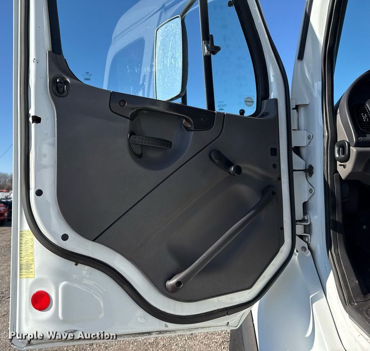 image for item EG2402 2007 Freightliner  Business Class M2 Ext. Cab crane truck