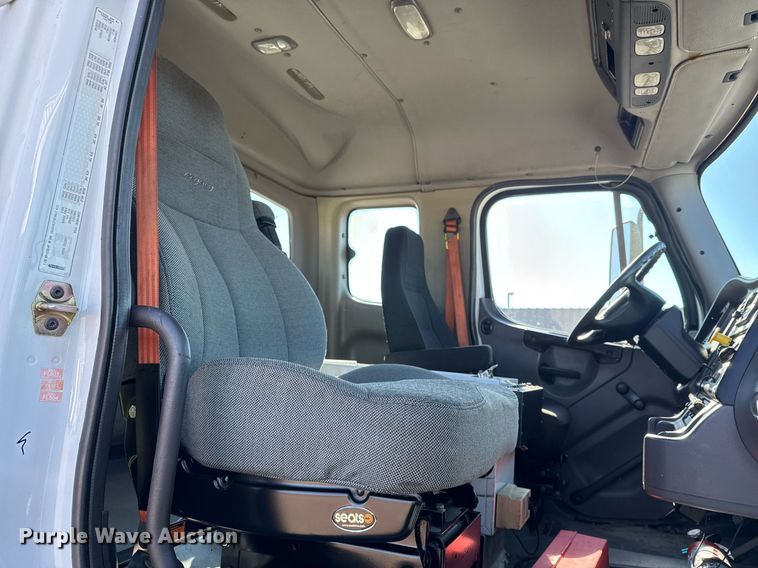 image for item EG2402 2007 Freightliner  Business Class M2 Ext. Cab crane truck