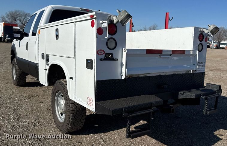 image for item EG2404 2015 Ford F350 Super Duty SuperCab utility bed pickup truck