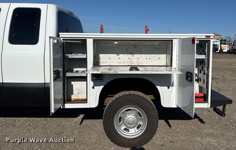 image for item EG2404 2015 Ford F350 Super Duty SuperCab utility bed pickup truck