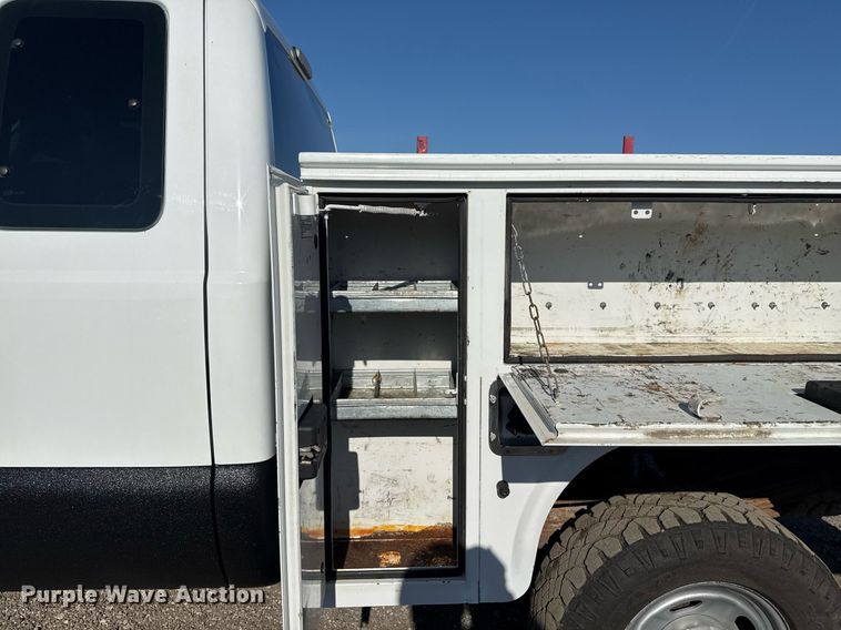 image for item EG2404 2015 Ford F350 Super Duty SuperCab utility bed pickup truck