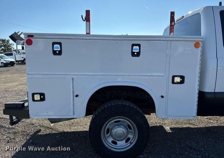 image for item EG2404 2015 Ford F350 Super Duty SuperCab utility bed pickup truck