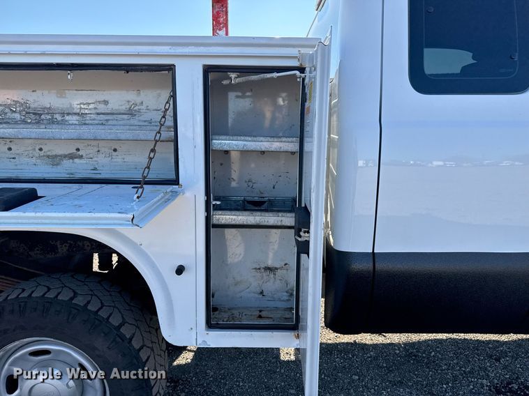 image for item EG2404 2015 Ford F350 Super Duty SuperCab utility bed pickup truck