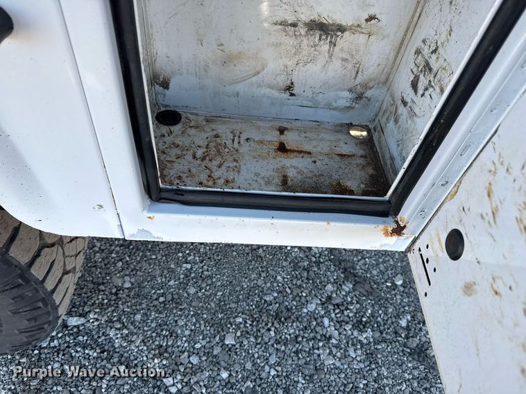 image for item EG2404 2015 Ford F350 Super Duty SuperCab utility bed pickup truck