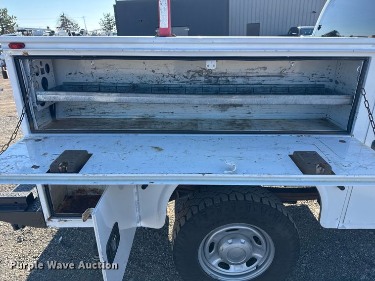 image for item EG2404 2015 Ford F350 Super Duty SuperCab utility bed pickup truck