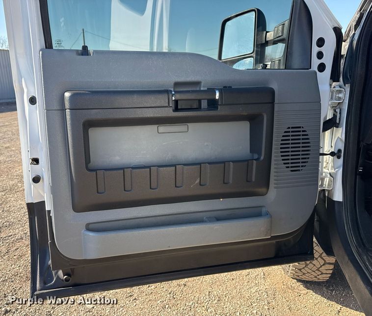 image for item EG2404 2015 Ford F350 Super Duty SuperCab utility bed pickup truck