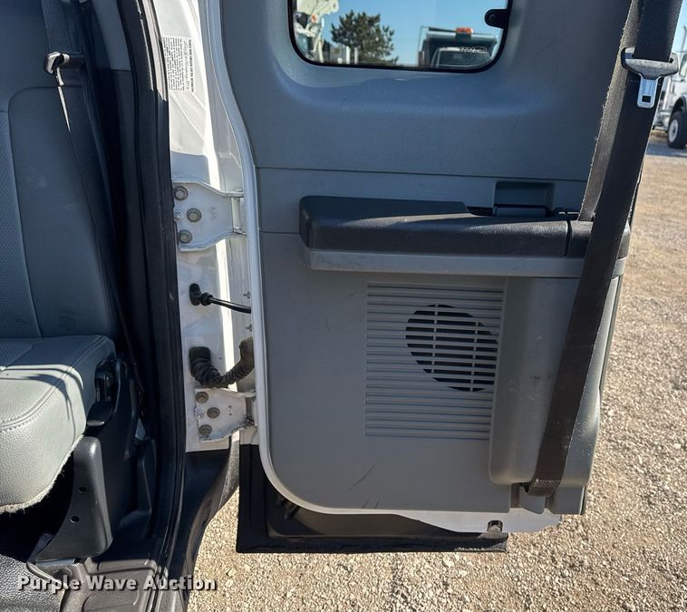 image for item EG2404 2015 Ford F350 Super Duty SuperCab utility bed pickup truck