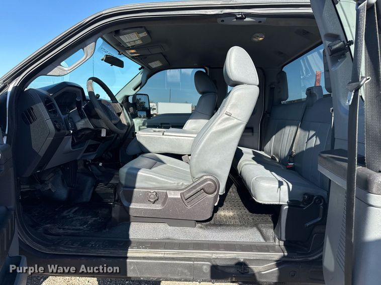 image for item EG2404 2015 Ford F350 Super Duty SuperCab utility bed pickup truck