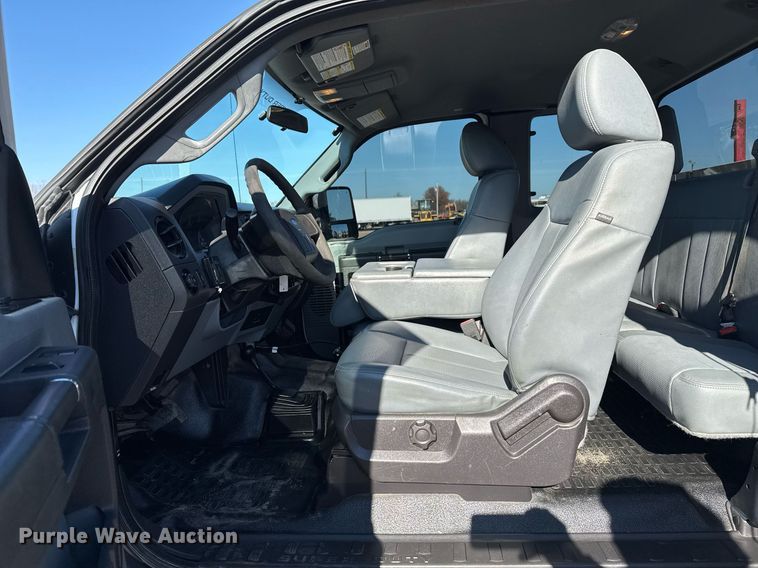 image for item EG2404 2015 Ford F350 Super Duty SuperCab utility bed pickup truck