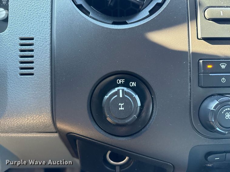 image for item EG2404 2015 Ford F350 Super Duty SuperCab utility bed pickup truck