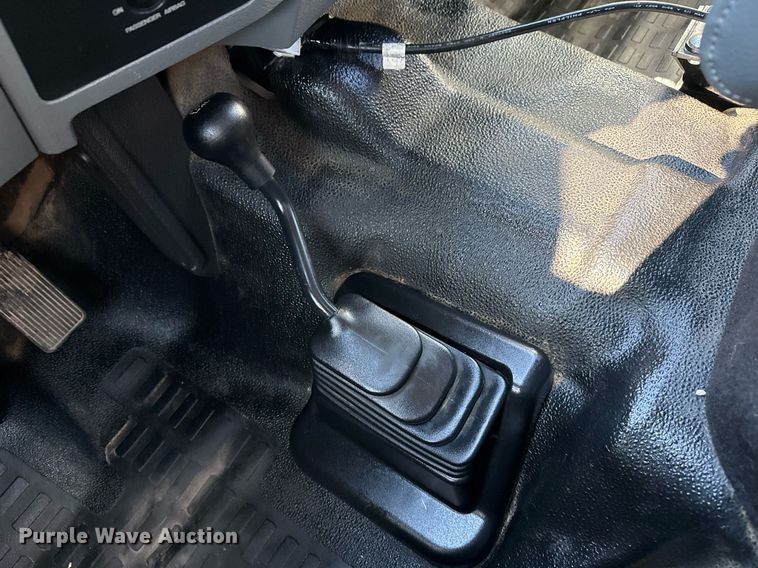 image for item EG2404 2015 Ford F350 Super Duty SuperCab utility bed pickup truck