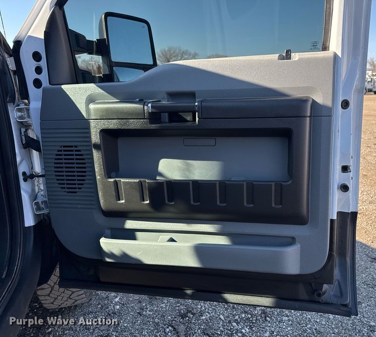 image for item EG2404 2015 Ford F350 Super Duty SuperCab utility bed pickup truck