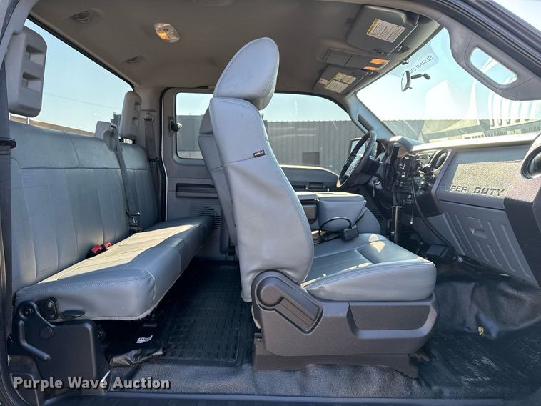 image for item EG2404 2015 Ford F350 Super Duty SuperCab utility bed pickup truck