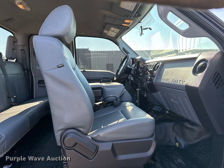 image for item EG2404 2015 Ford F350 Super Duty SuperCab utility bed pickup truck