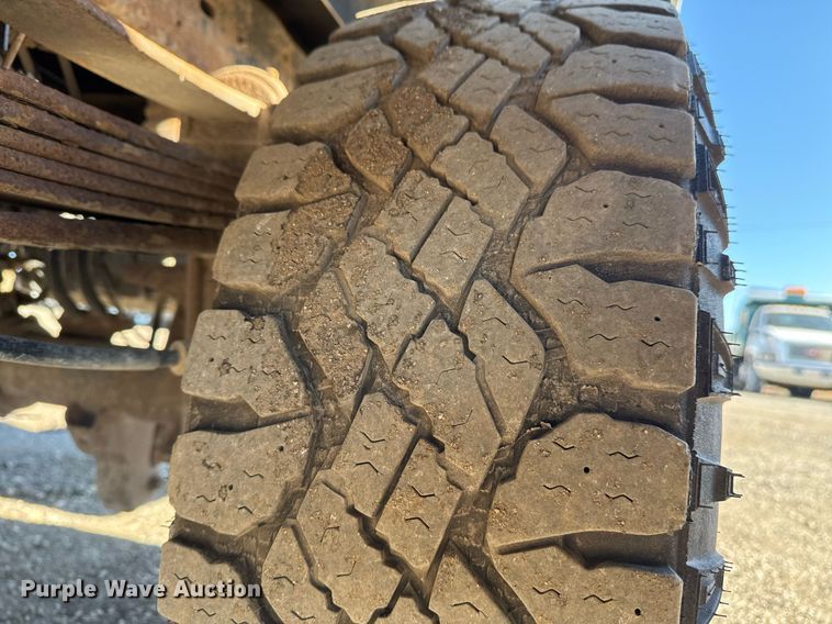 image for item EG2404 2015 Ford F350 Super Duty SuperCab utility bed pickup truck