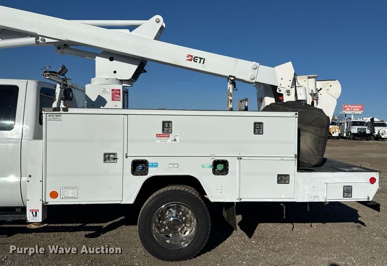 image for item EG2409 2015 Ford F550 Super Duty  SuperCab bucket truck