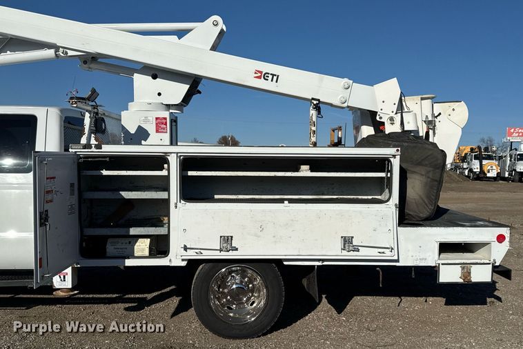 image for item EG2409 2015 Ford F550 Super Duty  SuperCab bucket truck