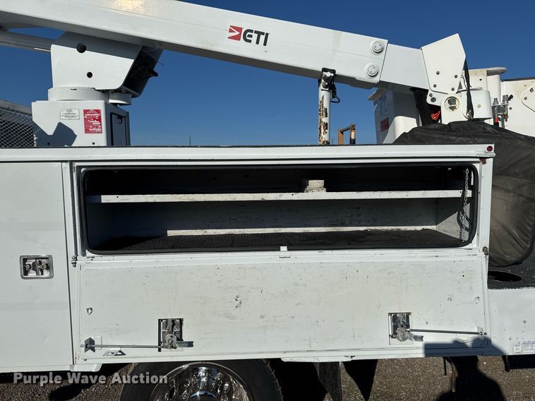 image for item EG2409 2015 Ford F550 Super Duty  SuperCab bucket truck