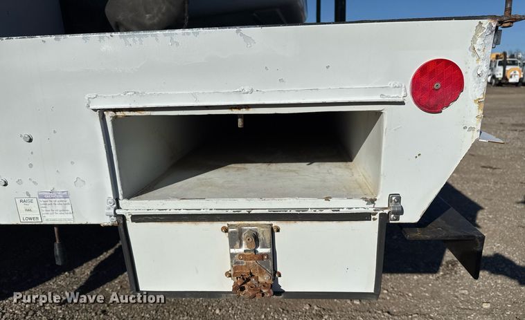 image for item EG2409 2015 Ford F550 Super Duty  SuperCab bucket truck