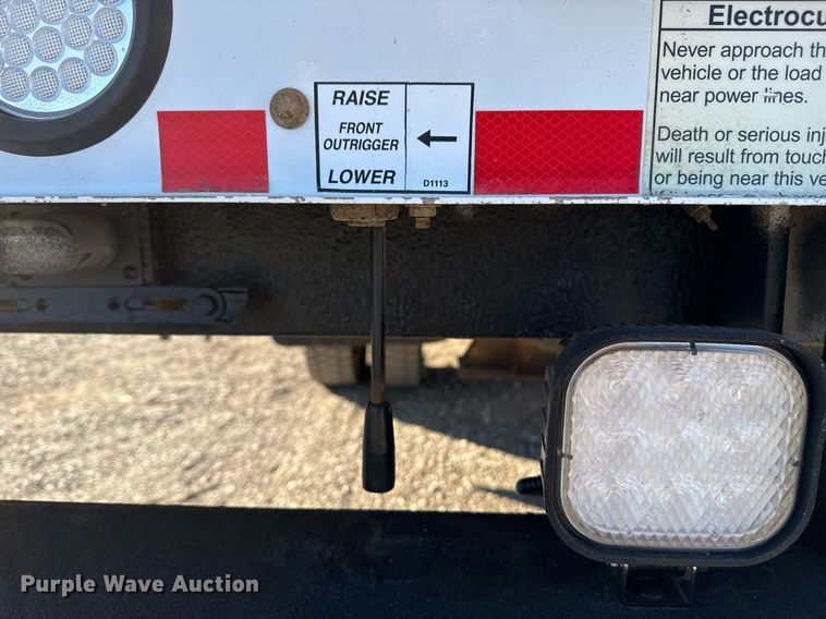 image for item EG2409 2015 Ford F550 Super Duty  SuperCab bucket truck