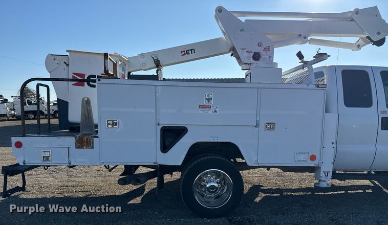 image for item EG2409 2015 Ford F550 Super Duty  SuperCab bucket truck