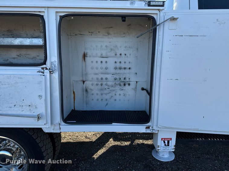 image for item EG2409 2015 Ford F550 Super Duty  SuperCab bucket truck