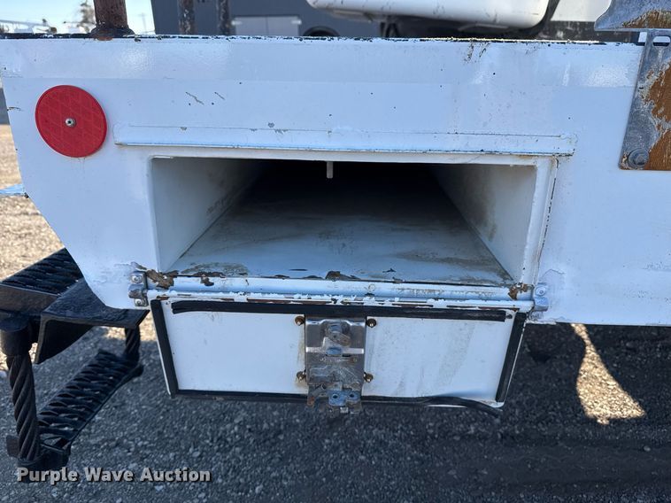 image for item EG2409 2015 Ford F550 Super Duty  SuperCab bucket truck