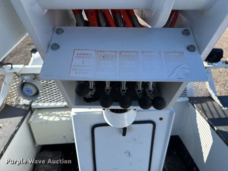 image for item EG2409 2015 Ford F550 Super Duty  SuperCab bucket truck