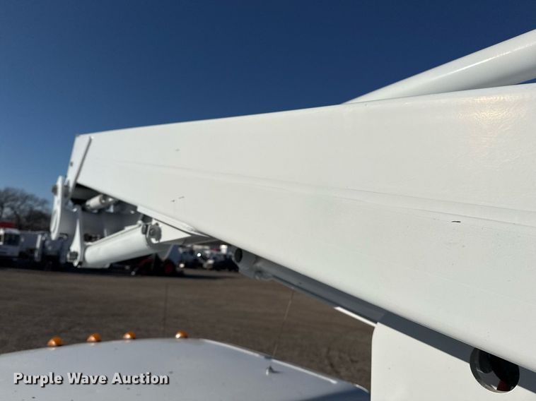 image for item EG2409 2015 Ford F550 Super Duty  SuperCab bucket truck