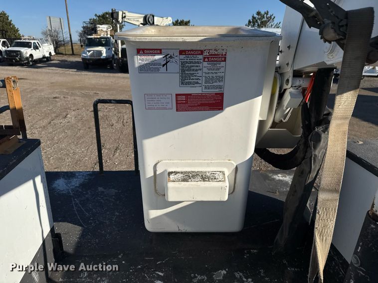 image for item EG2409 2015 Ford F550 Super Duty  SuperCab bucket truck