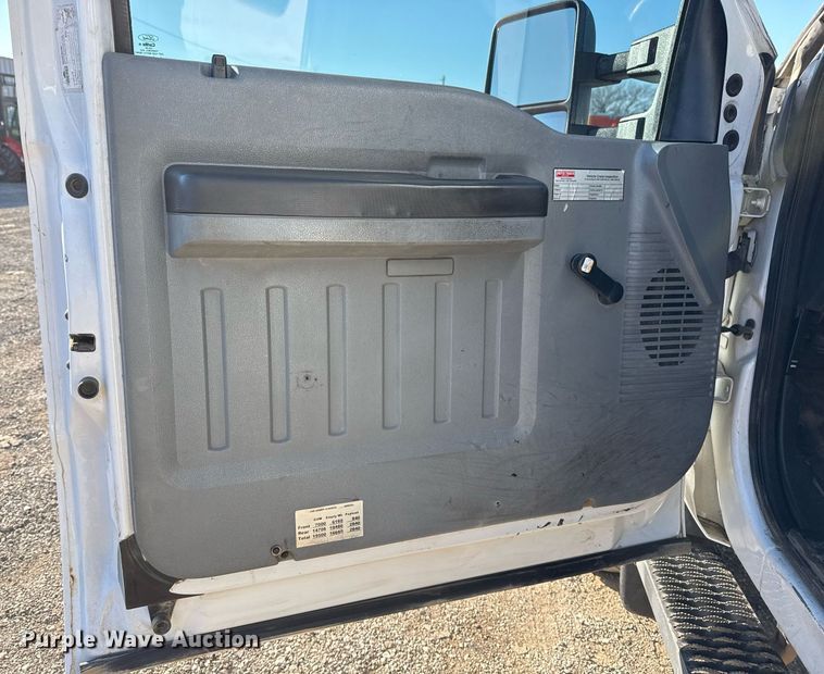 image for item EG2409 2015 Ford F550 Super Duty  SuperCab bucket truck