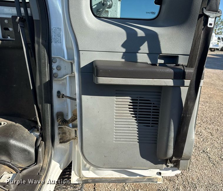 image for item EG2409 2015 Ford F550 Super Duty  SuperCab bucket truck