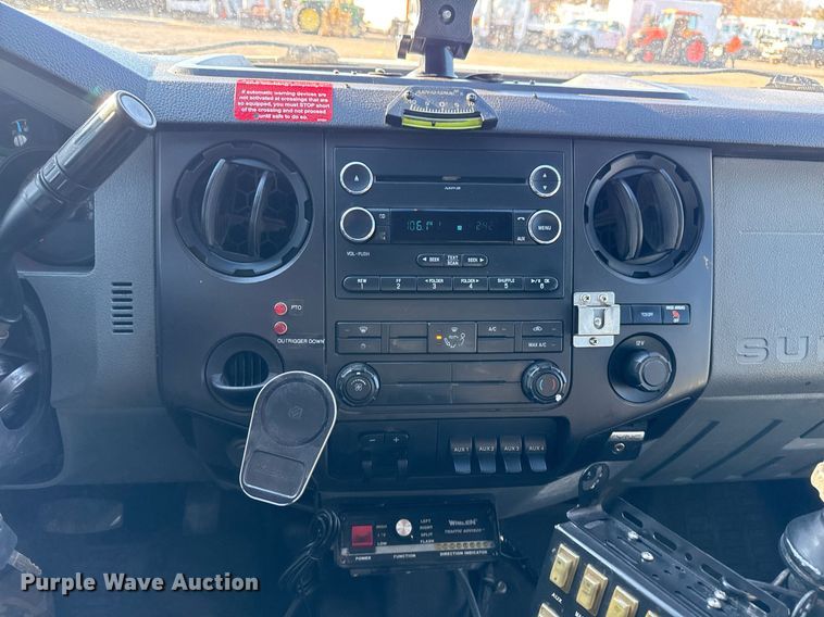 image for item EG2409 2015 Ford F550 Super Duty  SuperCab bucket truck