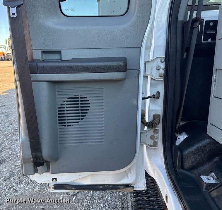 image for item EG2409 2015 Ford F550 Super Duty  SuperCab bucket truck