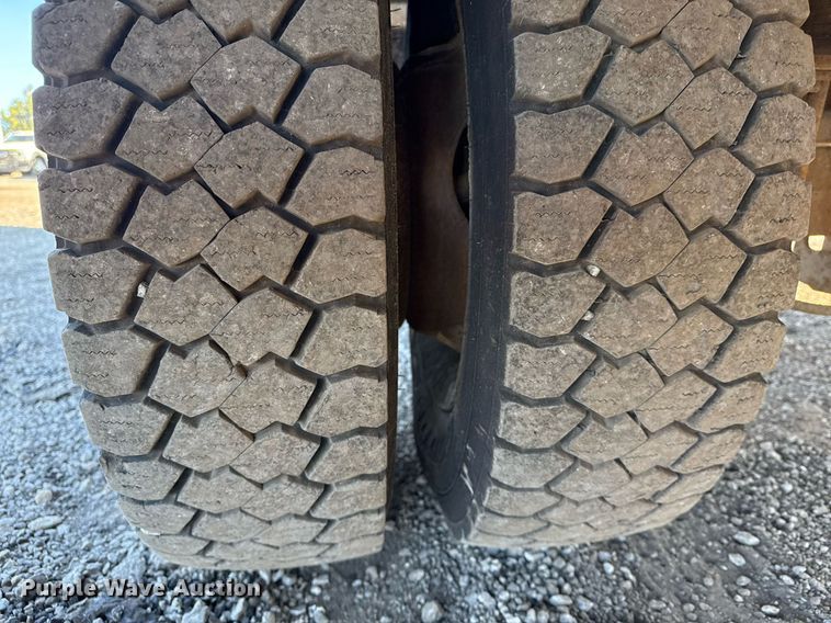 image for item EG2409 2015 Ford F550 Super Duty  SuperCab bucket truck