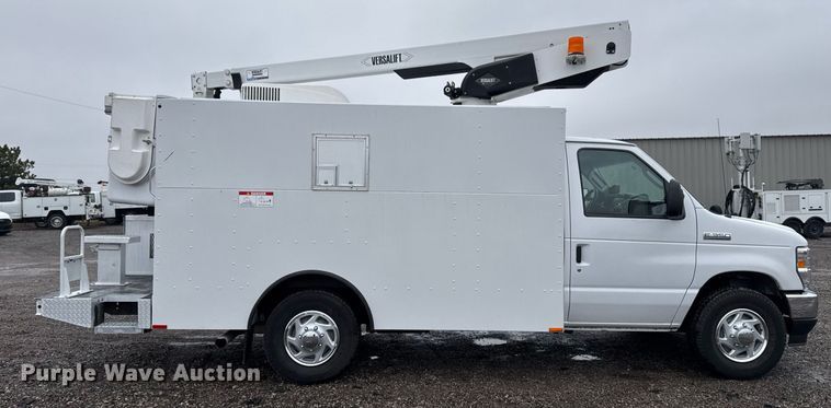 image for item EG2415 2022 Ford E350 Super Duty van with bucket lift