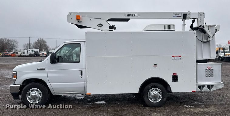 image for item EG2415 2022 Ford E350 Super Duty van with bucket lift