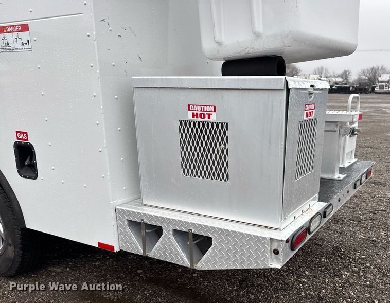 image for item EG2415 2022 Ford E350 Super Duty van with bucket lift