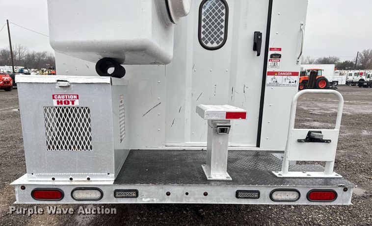 image for item EG2415 2022 Ford E350 Super Duty van with bucket lift